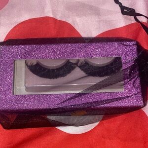 Purple Glitter Eyelash Box with Black Lashes